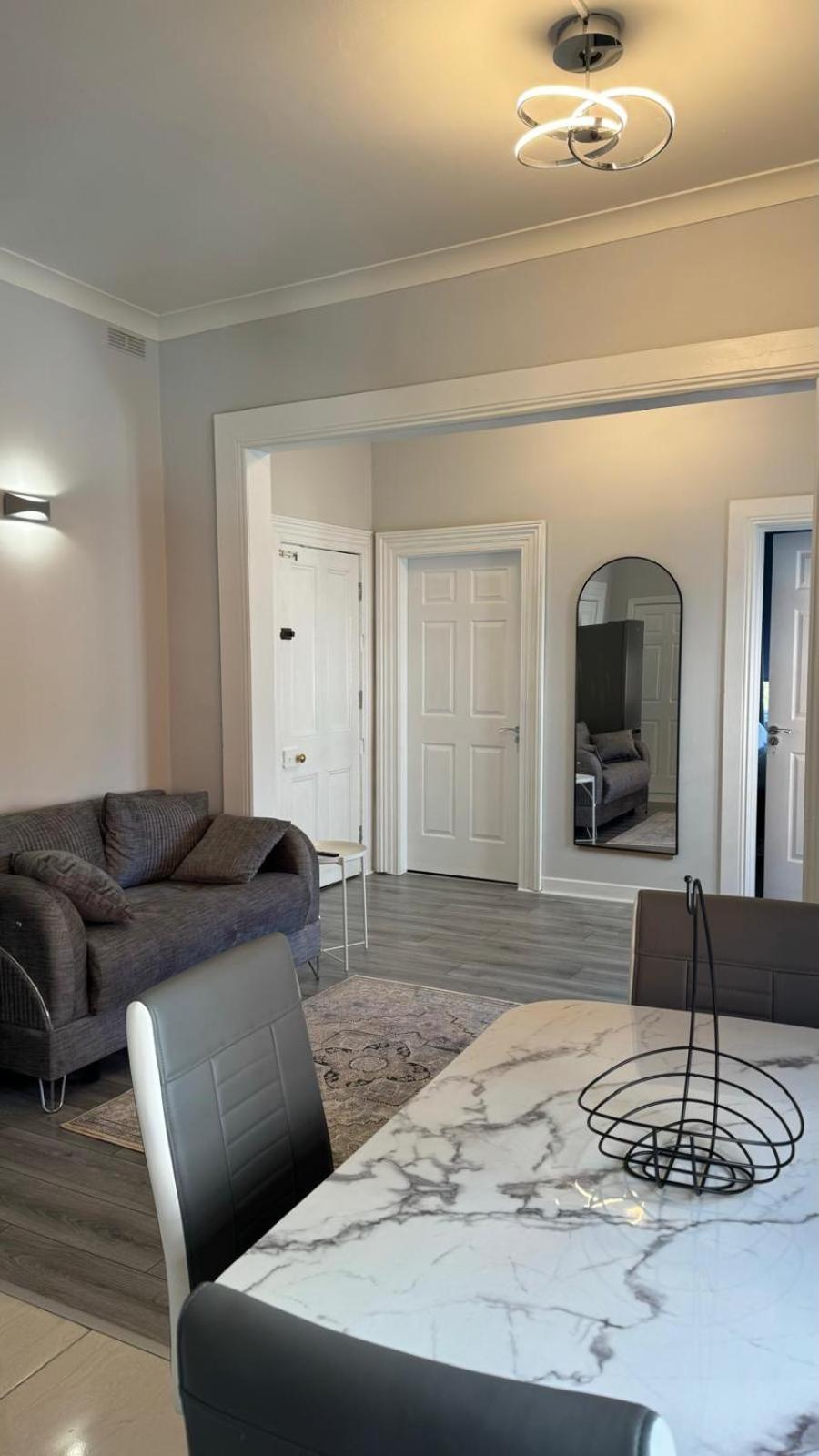 Modern 2-Bedroom Apartment-Dublin City Экстерьер фото
